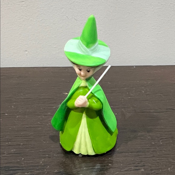 Vintage Disney Porcelain Sleeping Beauty Figurine Set - Picture 6 of 11